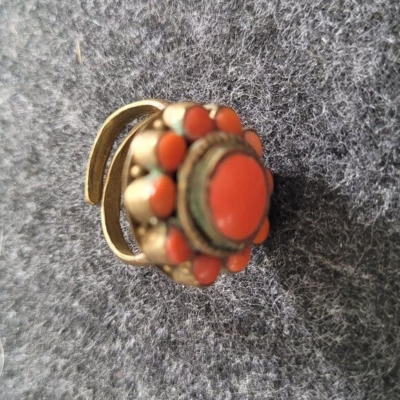Vintage Brass and Red Coral Ring, adjustable for various sizing - Picture 2 of 4